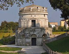 mausoleo 1mini